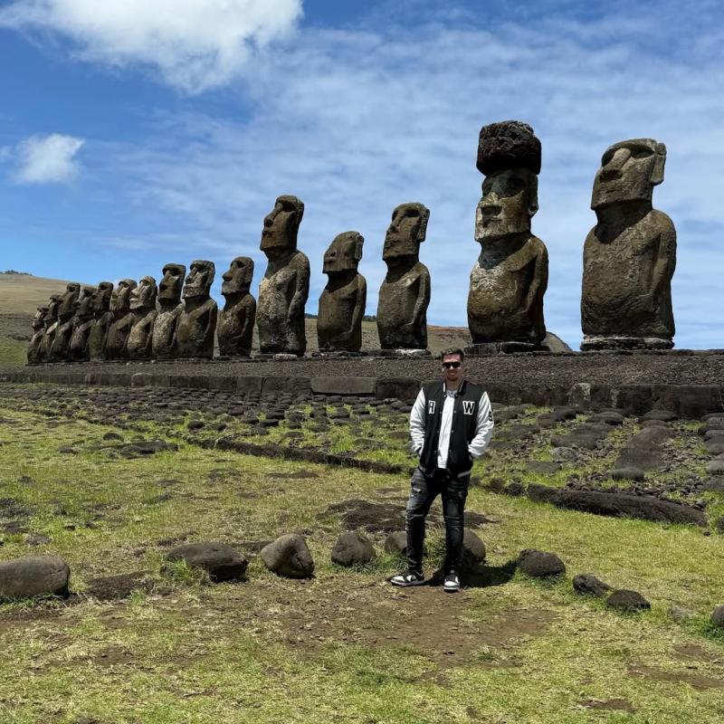 Nano Calderón expone a su padre en Instagram.