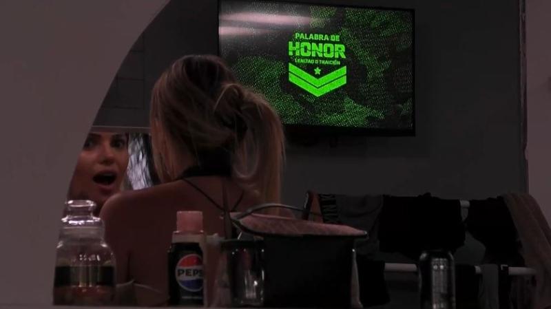 Faloon ve a Rai y Gala abrazados