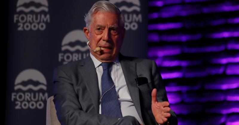 Mario Vargas Llosa en Chile / Agencia Uno