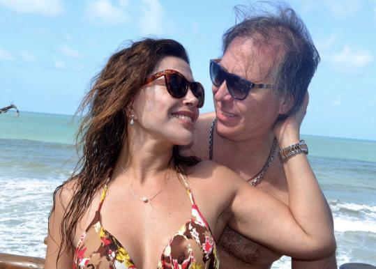 Carolina Arregui y su esposo.