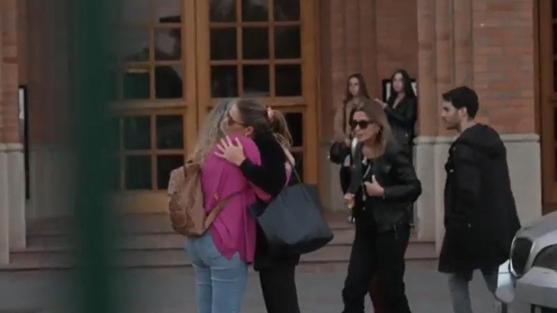 Carolina Arregui llegando al velorio de su esposo Roy Sothers