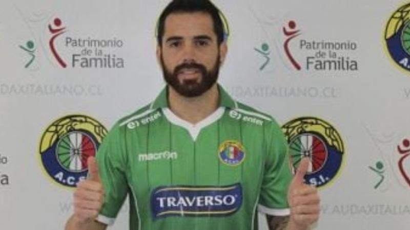 Daúd Gazale, nuevo confirmado de "Mundos Opuestos", con la camiseta de Audax Italiano