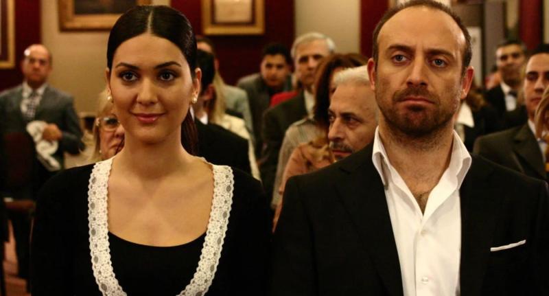 Halit Ergenç y Bergüzar Korel - Las mil y una noche