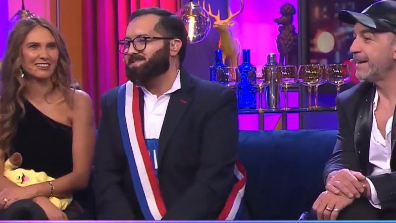 Felipe Parra hace reír a todo con su notable imitación del Presidente Gabriel Boric