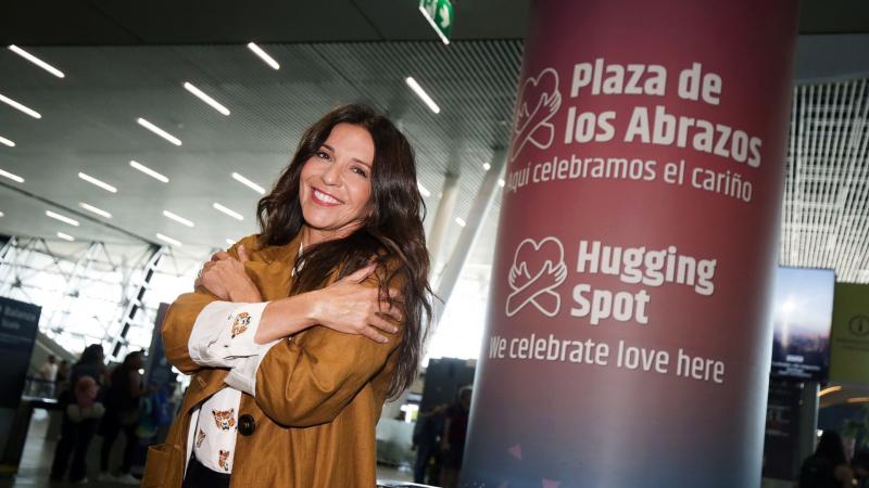 Karla Constant en "Hola y Adiós"