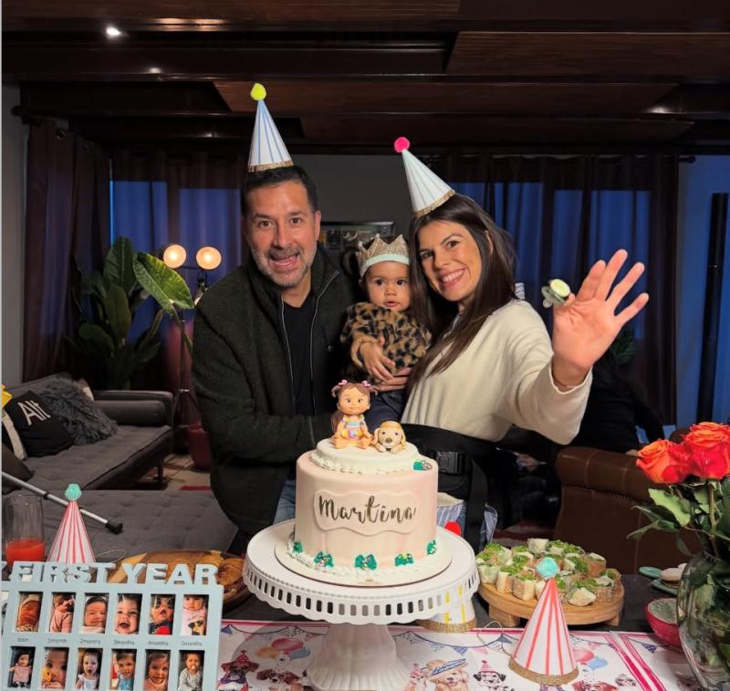 Natalia López junto a Alexis Zamora y su hija Martina - Instagram