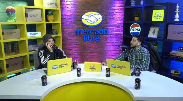 Luis Mateucci habla por teléfono con Fer Figueroa