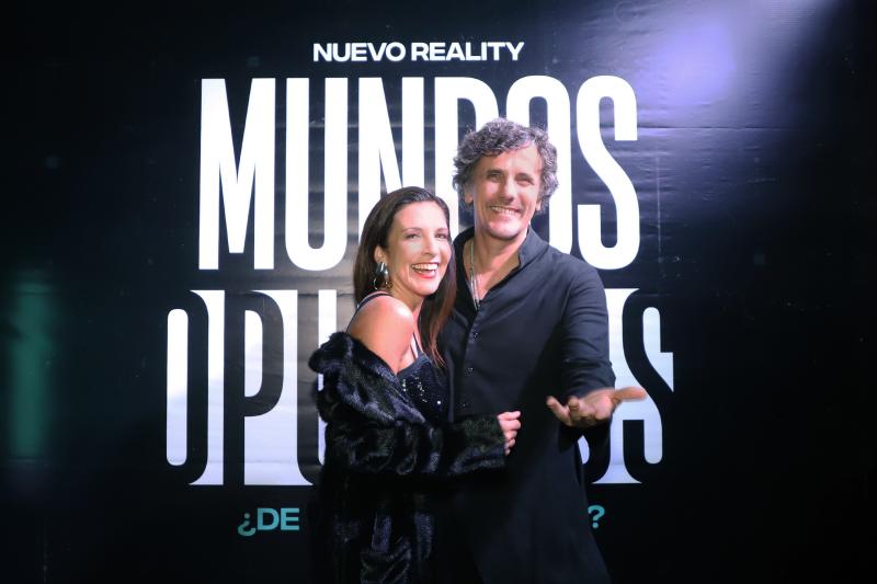 Mundos Opuestos señal fanáticos