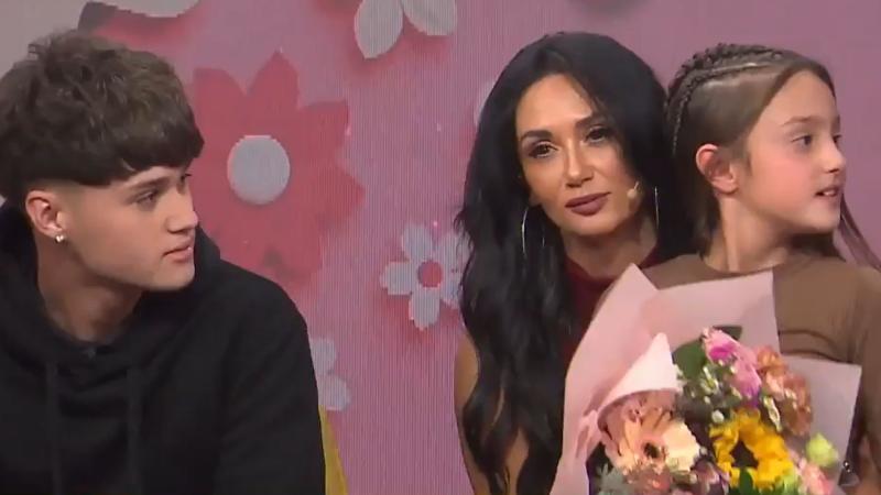 Pamela Díaz con sus hijos en "¡Hay que decirlo!"