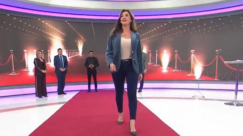 Priscilla Vargas en la alfombra roja de "Tu Día"