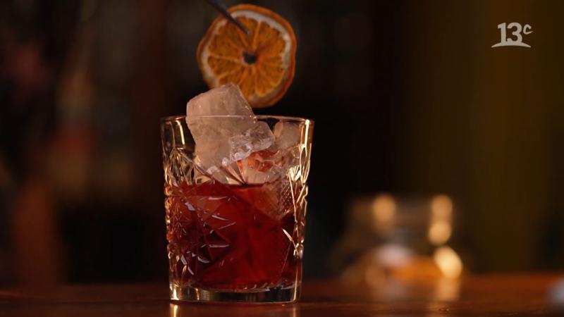 Negroni ahumado con pisco: Una clásica reversión chilena. Créditos: Alambique, 13C.