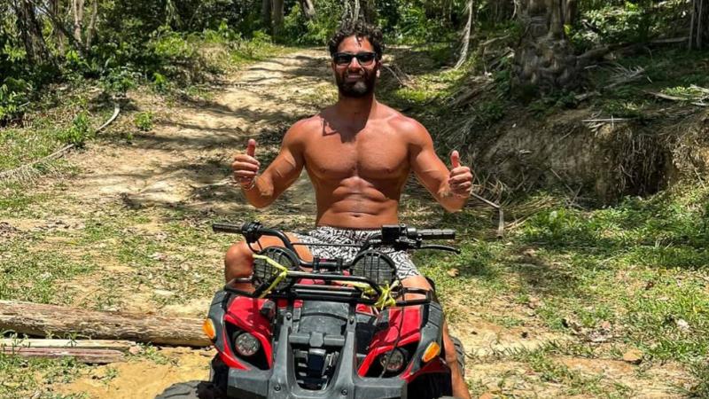 Yoan Curtis - Instagram