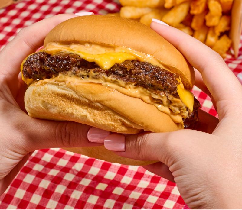 Hamburguesa de queso. Créditos: Just Burger