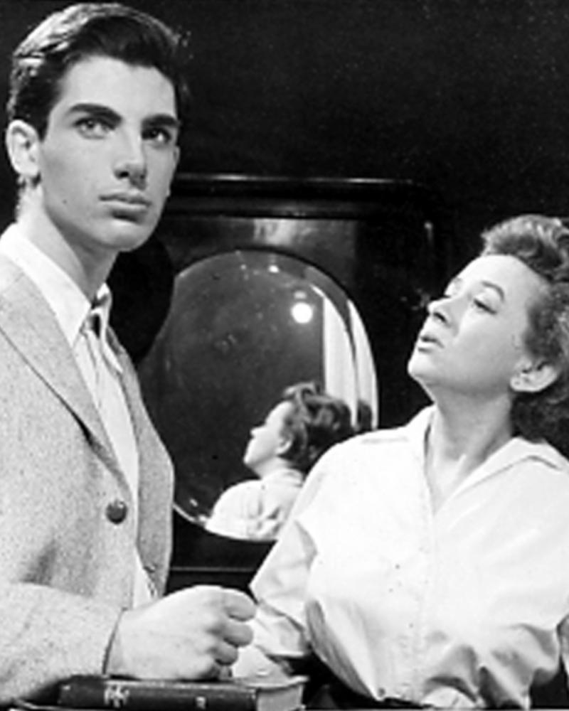 Héctor Noguera en la película Deja que los perros ladren