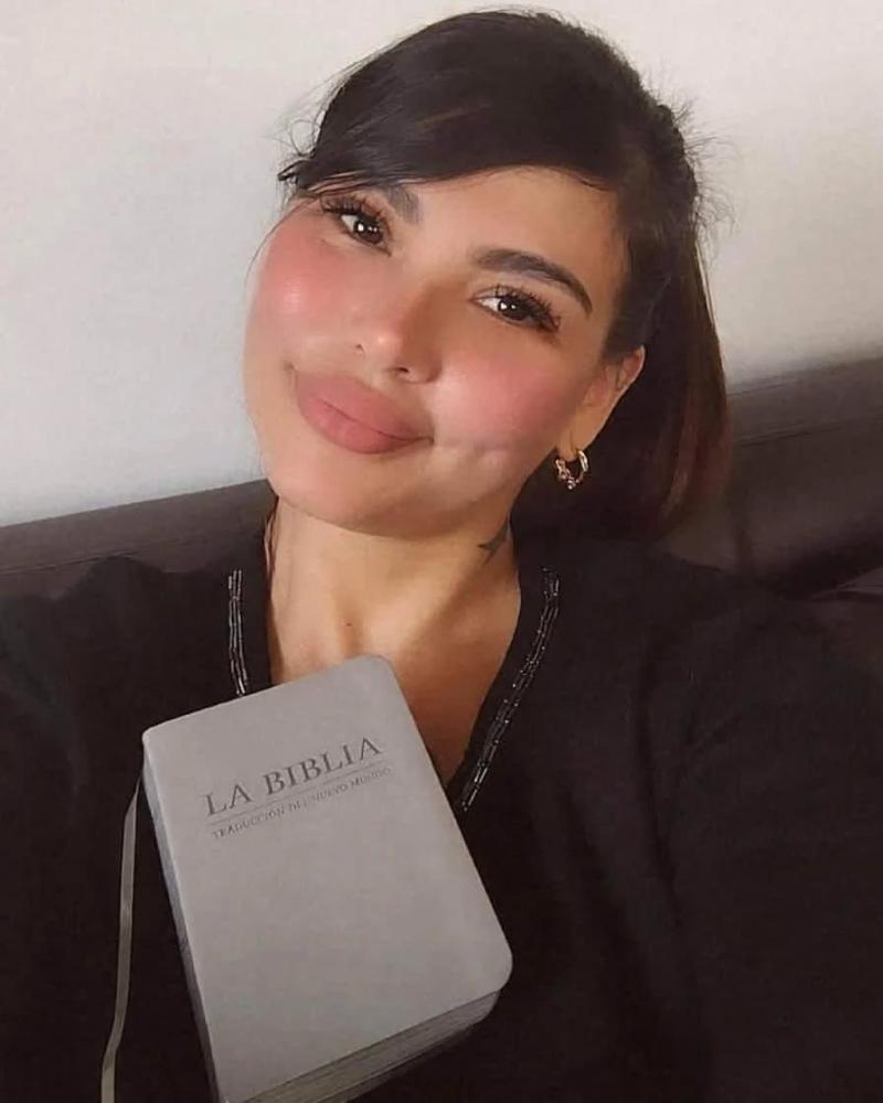 Angie Jibaja - Instagram