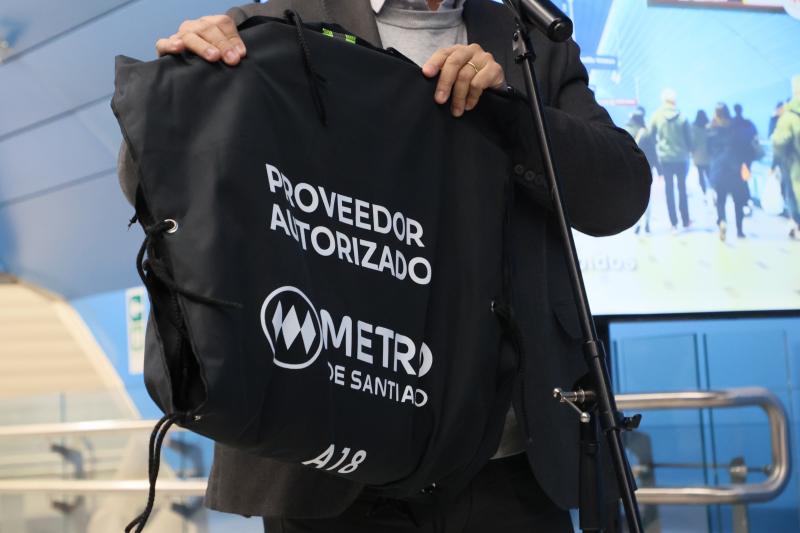 Metro anunció un chaleco de "proveedor autorizado" - Aton