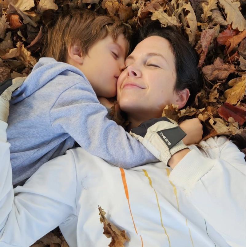 Pamela Gutiérrez junto a su hijo Valentín - pameguticris