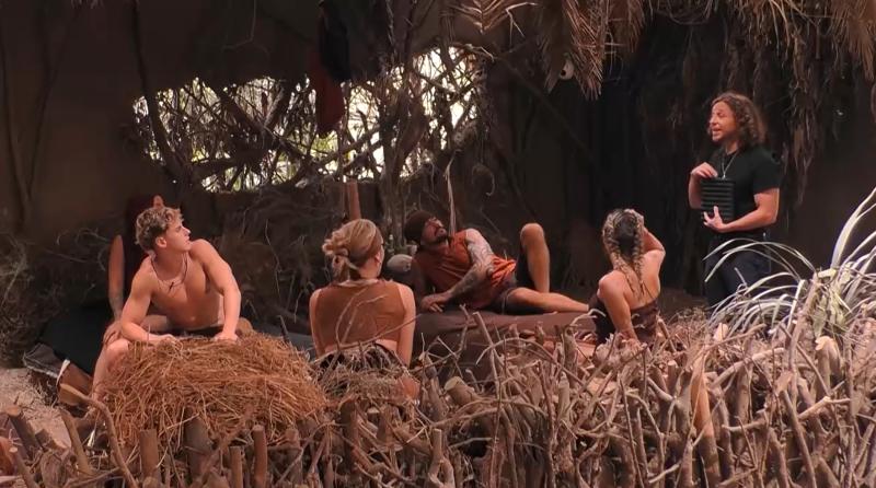 Matías Vega visita a los equipos en Mundos Opuestos.