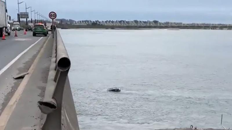 El auto que cayó a río de Concepción