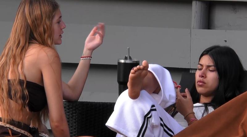 Canal 13 - Se desata un conflicto entre Disley y Flor en Mundos Opuestos