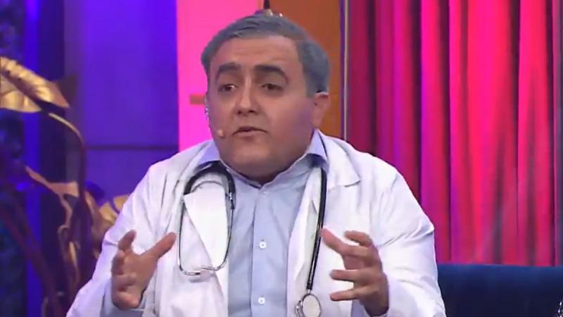 Felipe Parra imitando al doctor Ugarte en "¡Hay que decirlo!" Prime