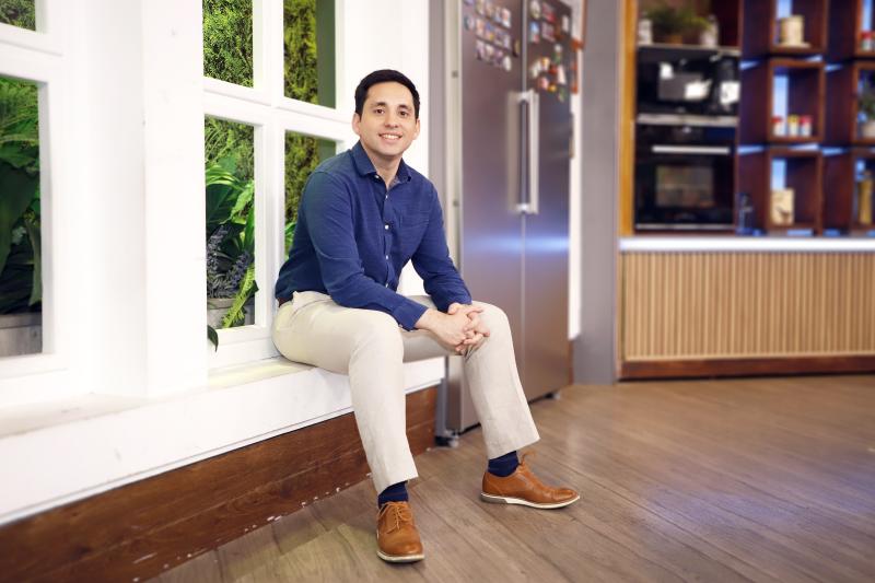 José Luis Repenning y Priscilla Vargas le dan la bienvenida a José María del Pino