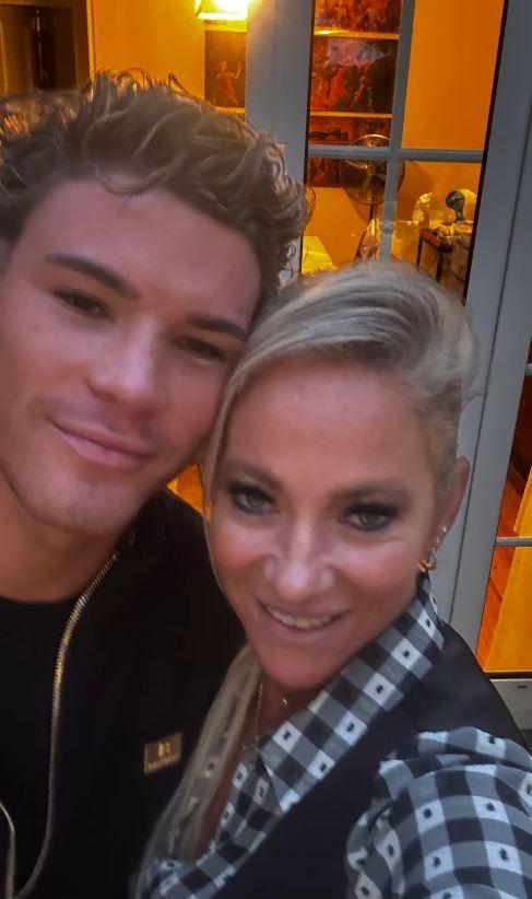 Kathy Helfmann y Rai (Instagram)