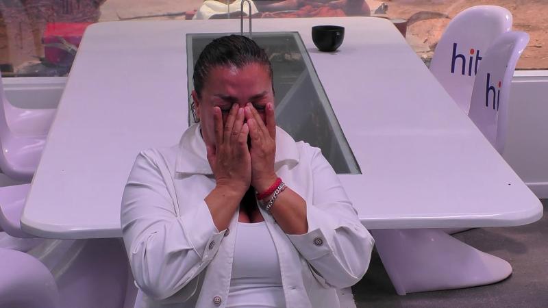 Canal 13 - Marlen Olivari lloró porque extraña a su familia