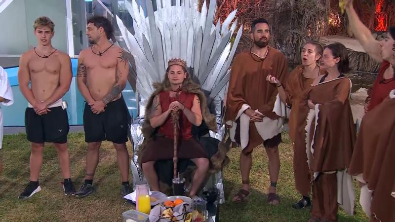 Princeso regala duchas a sus 3 doncellas