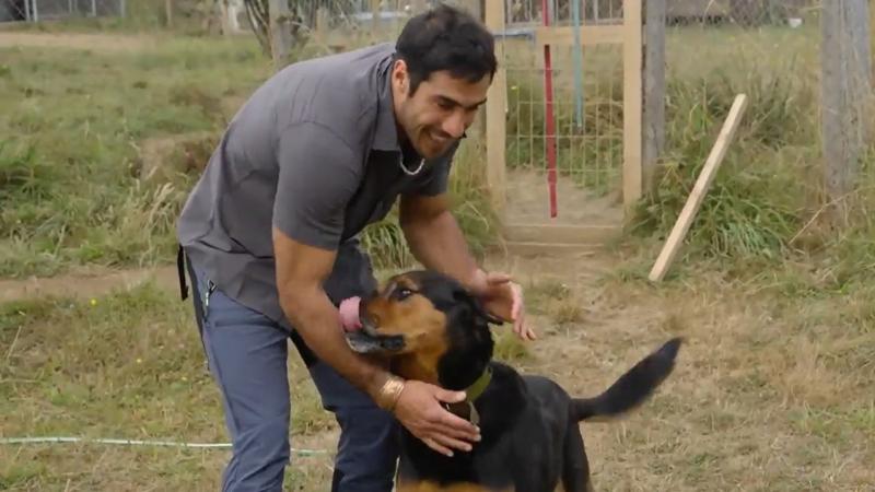 Pedro Astorga y su perro Newen