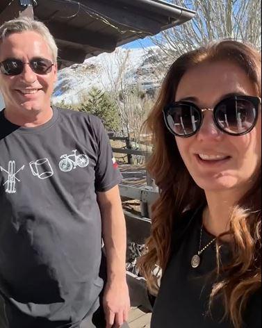 José Luis Repenning y Priscilla Vargas disfrutaron en la nieve.