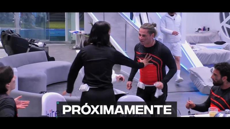 Princeso a punto de pelear con Alan en Mundos Opuestos