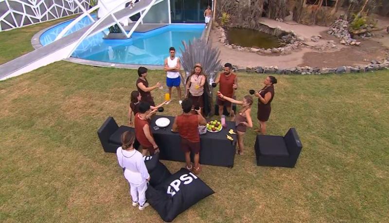 Princeso trae la comida del Futuro a su equipo