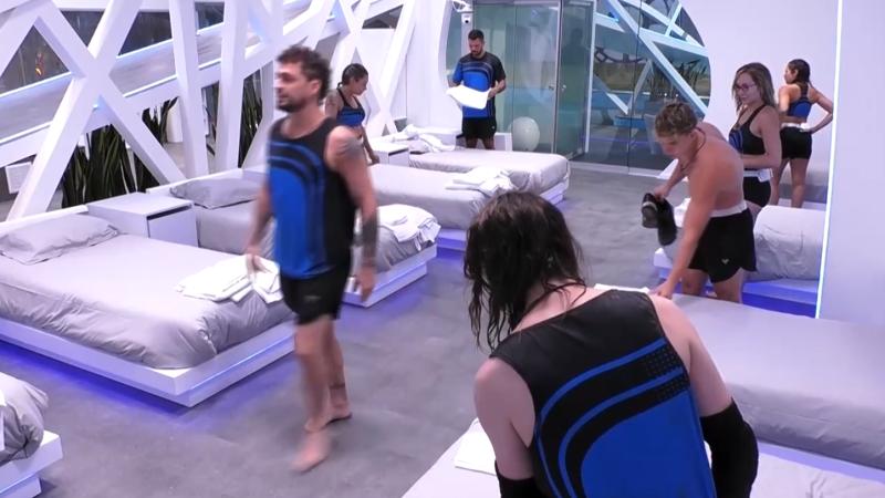 Canal 13 - Joche disfruta de las comodidades del Futuro