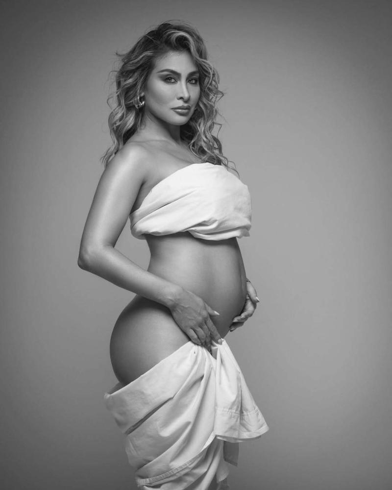 Sabrina Sosa realizó primera sesión de fotos de su embarazo - Créditos: @darwin.burdiles