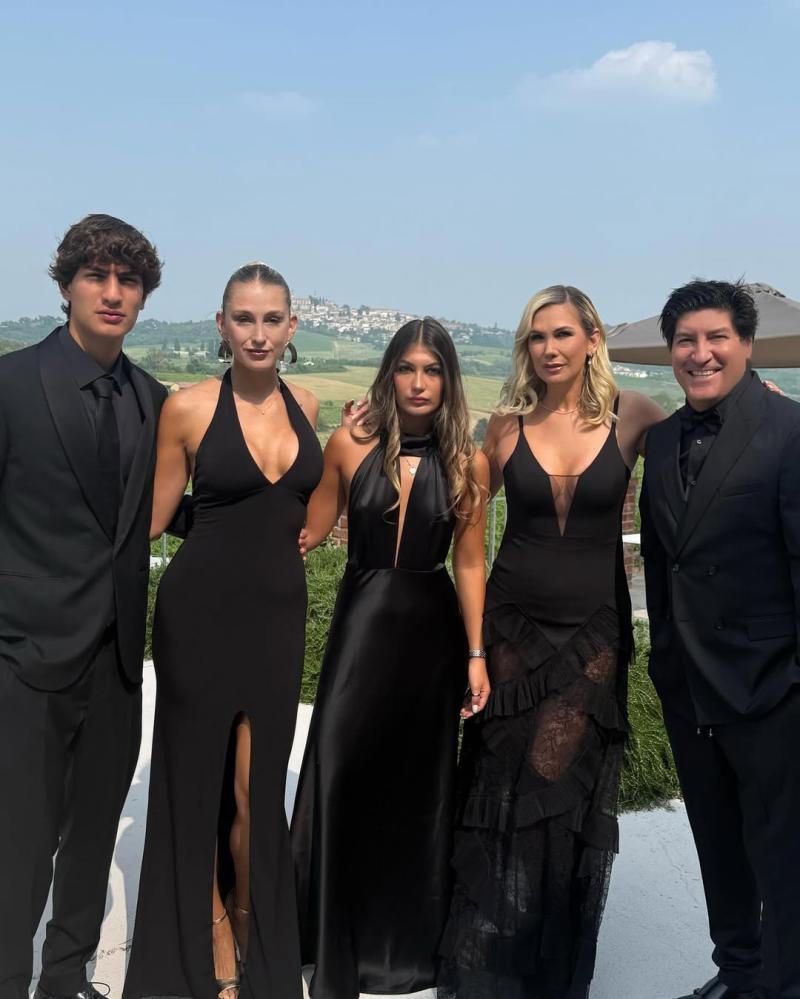 Familia de María Alberó e Iván Zamorano en Italia - Instagram