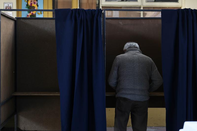 Algunos mayores de 90 años aún ejercen su derecho a votar - Agencia Uno