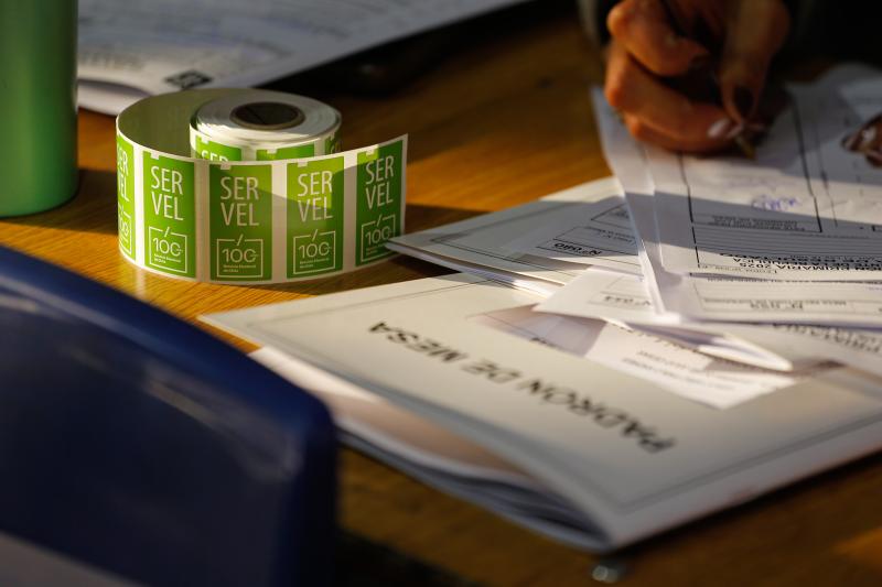 Ya arrancó el pago a los vocales de mesa de las Elecciones Primarias - Aton