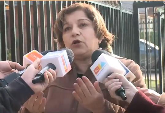 La jueza Rodríguez conversó con los medios fuera de su casa