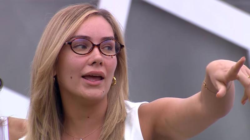 Vale se defiende de Nacha