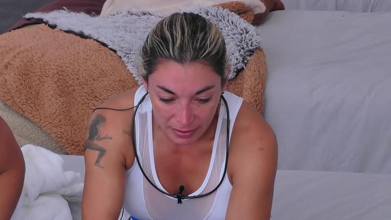 Evelyn Ortiz rompe en llanto