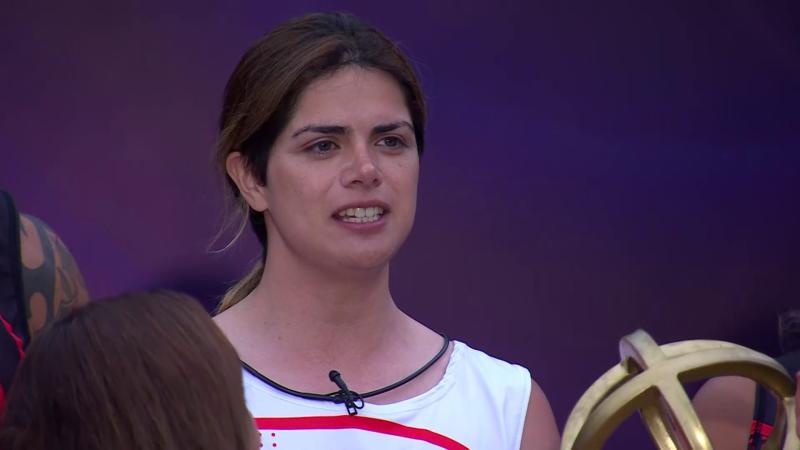 Roon Antonio arremete contra Chilota en Mundos Opuestos