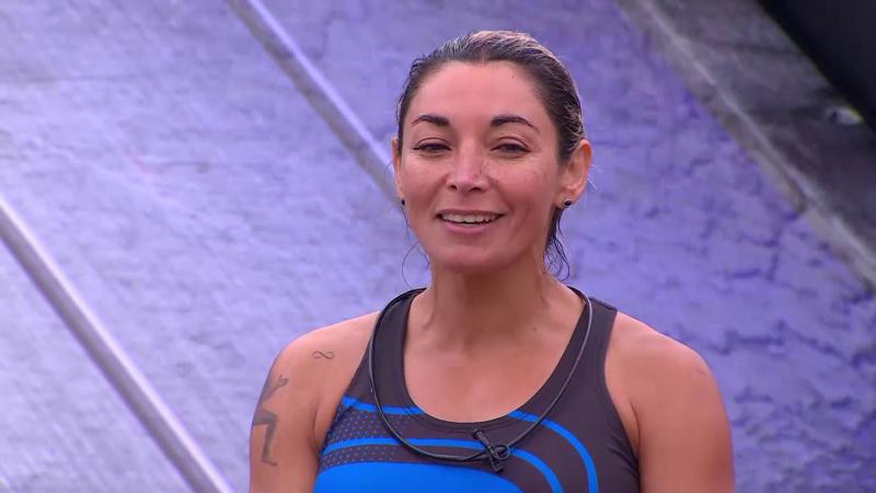 Evelyn Ortiz en Mundos Opuestos