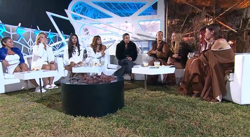 Noche de chicas en Mundos Opuestos