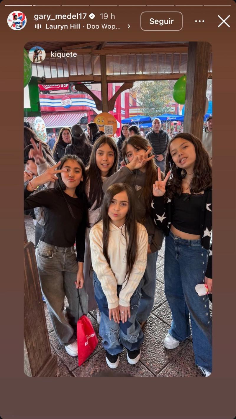 Hija de Gary Medel junto a su familia paterna - Instagram