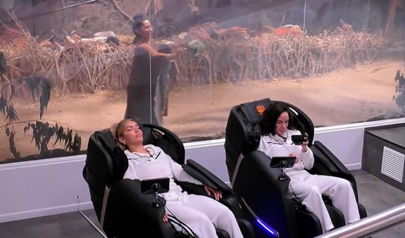 Eskarcita, Samira y Valentina