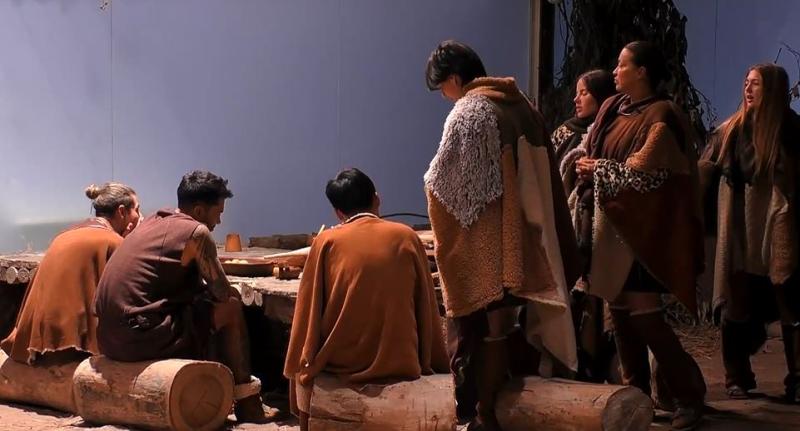 El Pasado en Mundos Opuestos