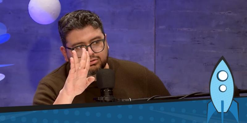 Luis Slimming en Crónicas Terrícolas. Créditos: YouTube Media UC.