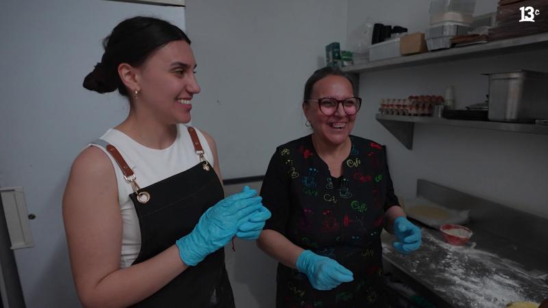 Nicole Figueroa y su madre Consuelo Monterrosa de "Bar La Chilena" en "Partir de Cero". Créditos: 13C
