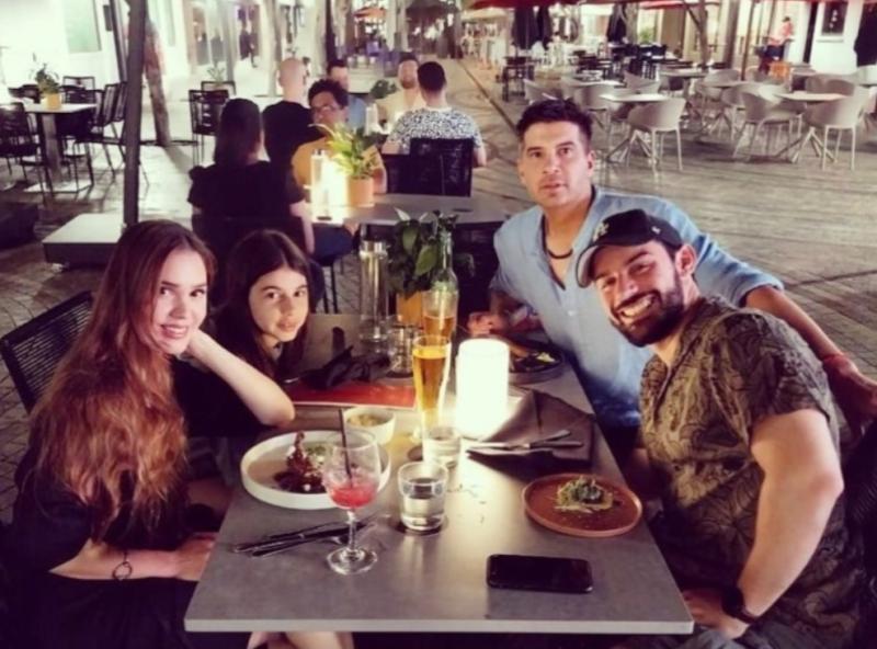 Mario Velasco con sus hijos y ex pareja Caro Mestrovic | Instagram